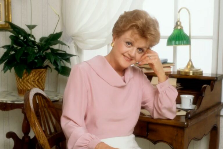 Angela Lansbury’s legacy in Murder, She Wrote The actress’ beloved role in the cherished mystery series has reshaped female cinema and captured fans worldwide.